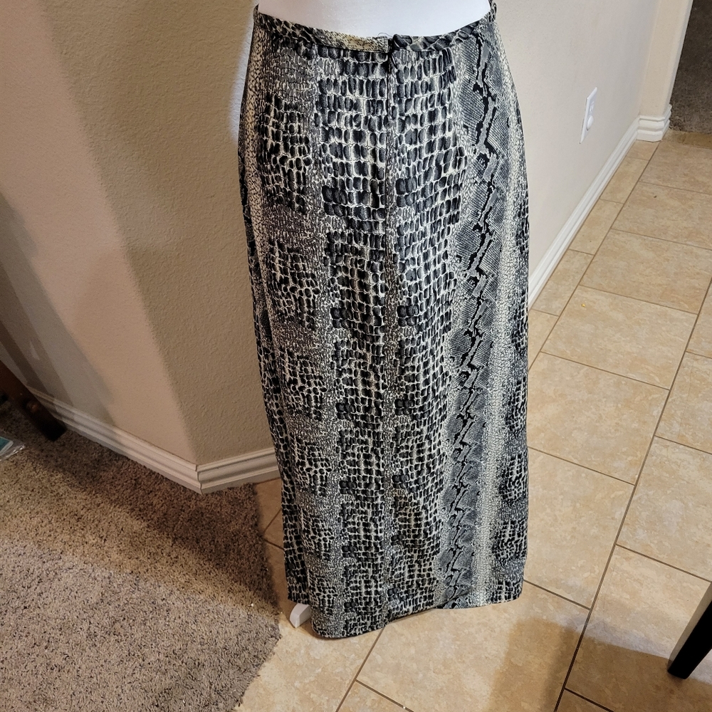 Ladies maxi skirt